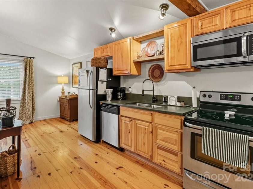 14840 US 25/70 Highway, Marshall, NC 28753.  MLS# CAR4314588, YatesRealty ID 20516. 