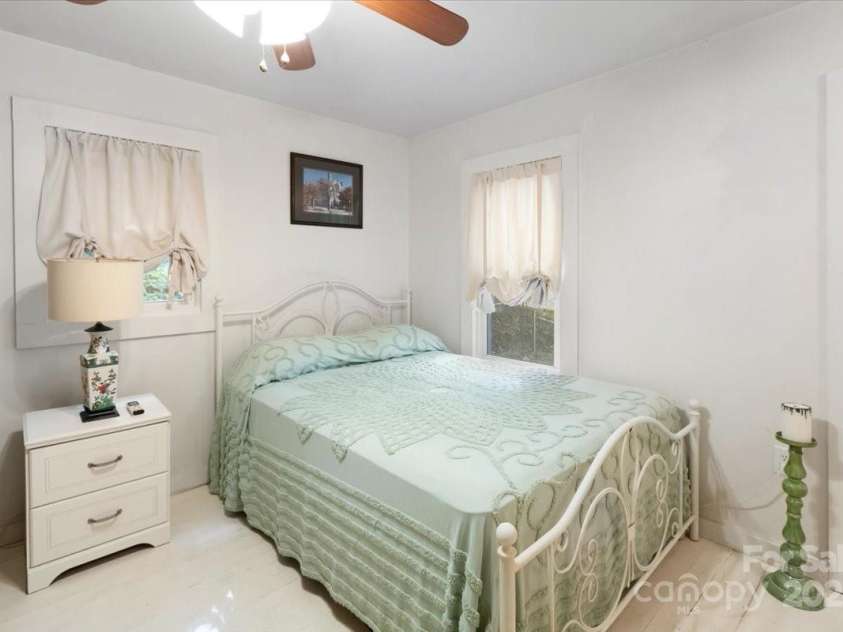 14840 US 25/70 Highway, Marshall, NC 28753.  MLS# CAR4314588, YatesRealty ID 20516. 