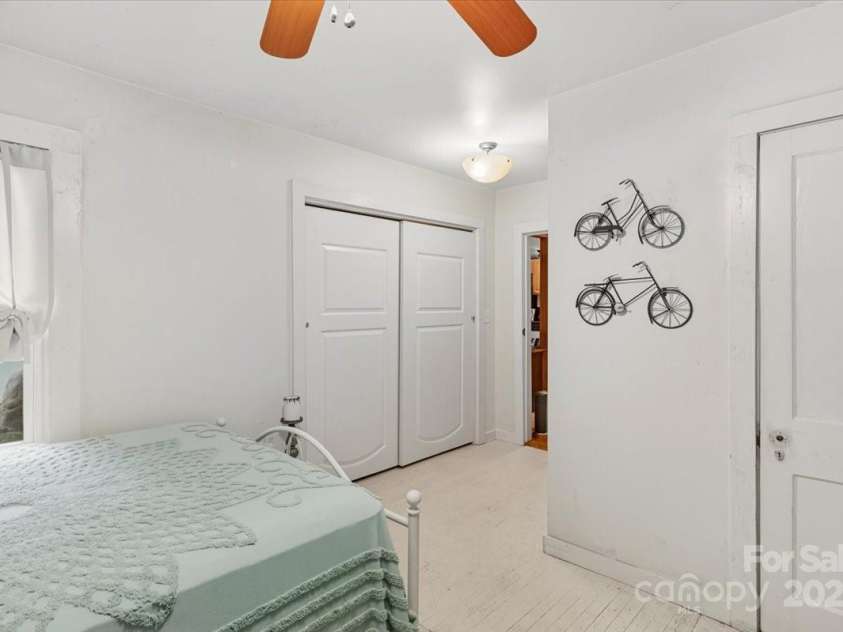 14840 US 25/70 Highway, Marshall, NC 28753.  MLS# CAR4314588, YatesRealty ID 20516. 