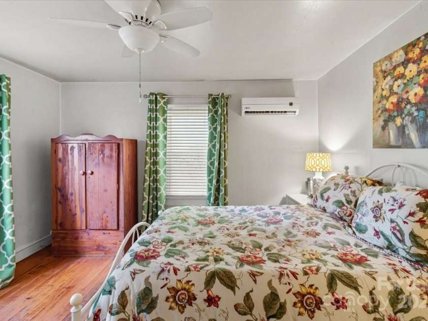14840 US 25/70 Highway, Marshall, NC 28753.  MLS# CAR4314588, YatesRealty ID 20516. 