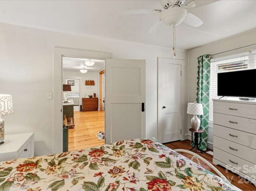 14840 US 25/70 Highway, Marshall, NC 28753.  MLS# CAR4314588, YatesRealty ID 20516. 