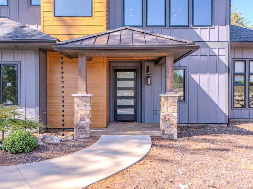 223 Linville View Drive, Nebo, NC 28761.  MLS# CAR4258430, YatesRealty ID 20516. Front entry