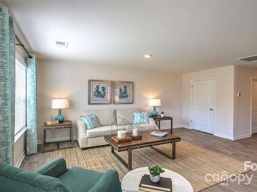 5110 Hyrule Drive, Charlotte, NC 28262.  MLS# CAR4268524, YatesRealty ID 20517. 