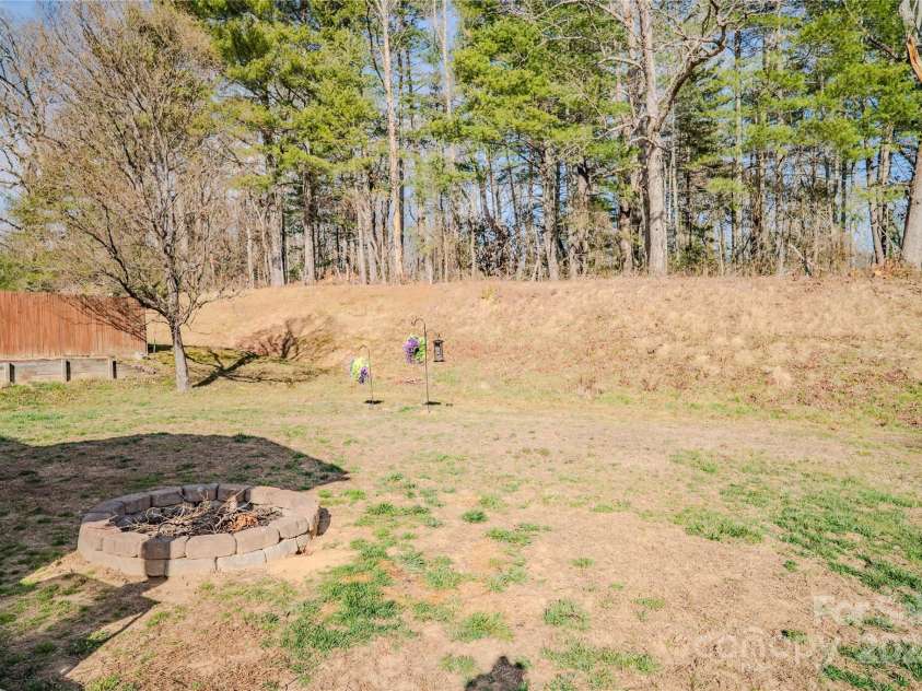 123 Wildbriar Road, Fletcher, NC 28732.  MLS# CAR4222948, YatesRealty ID 20518. 