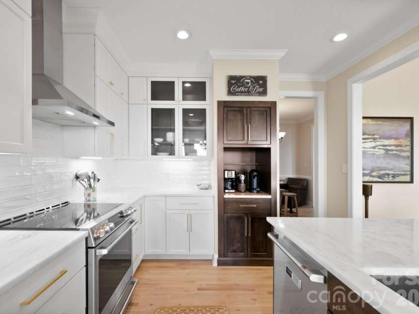 76 Distant View Drive, Asheville, NC 28803.  MLS# CAR4368722, YatesRealty ID 20518. Kitchen Completely Remodeled with Amish Custom Made Maple Cabinets