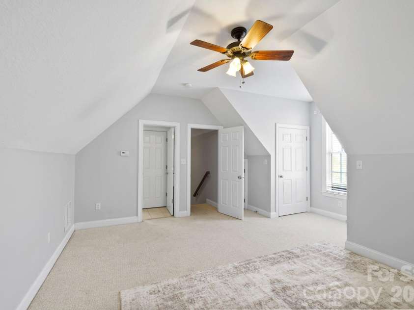 76 Distant View Drive, Asheville, NC 28803.  MLS# CAR4368722, YatesRealty ID 20518. Upper Level 4th Bedroom