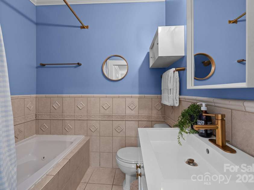 117 Central Avenue, Belmont, NC 28012.  MLS# CAR4270572, YatesRealty ID 20519. 