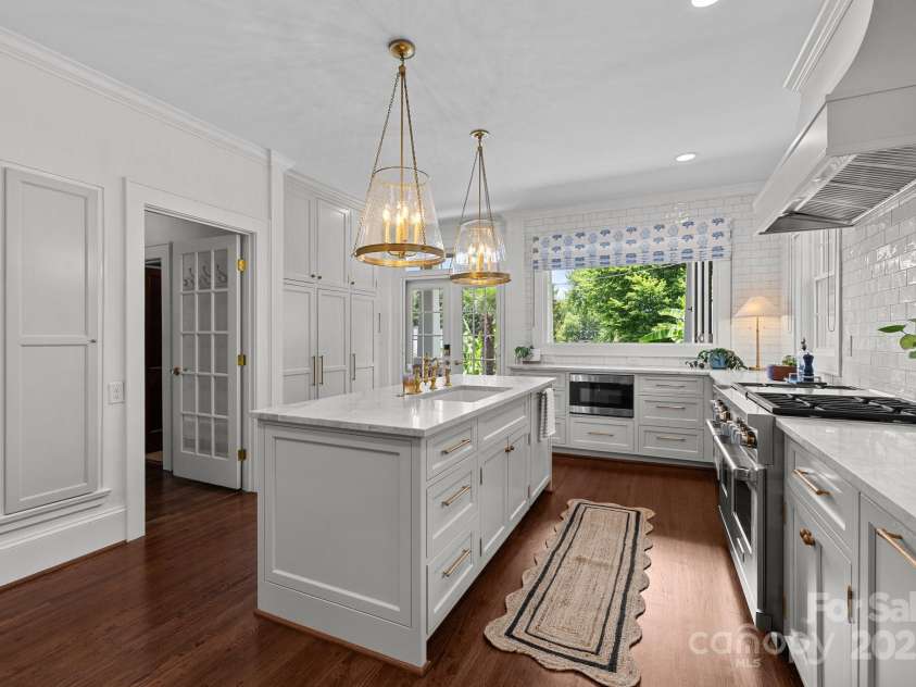 117 Central Avenue, Belmont, NC 28012.  MLS# CAR4270572, YatesRealty ID 20519. 