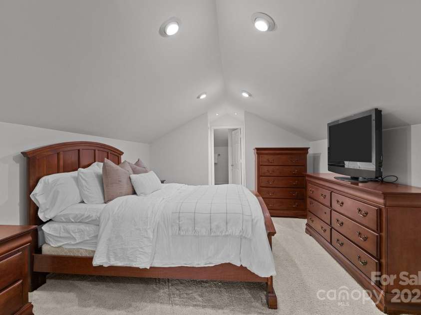 117 Central Avenue, Belmont, NC 28012.  MLS# CAR4270572, YatesRealty ID 20519. 