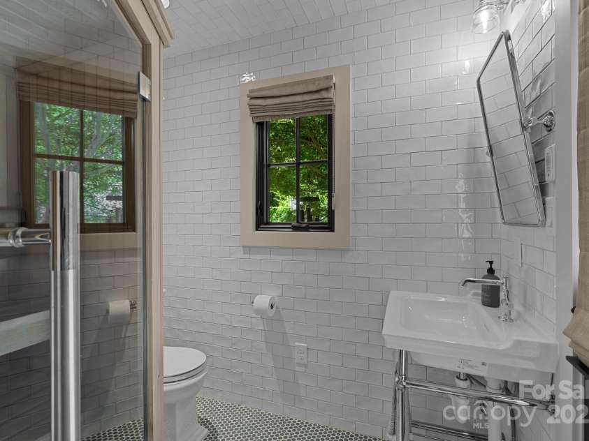 117 Central Avenue, Belmont, NC 28012.  MLS# CAR4270572, YatesRealty ID 20519. 