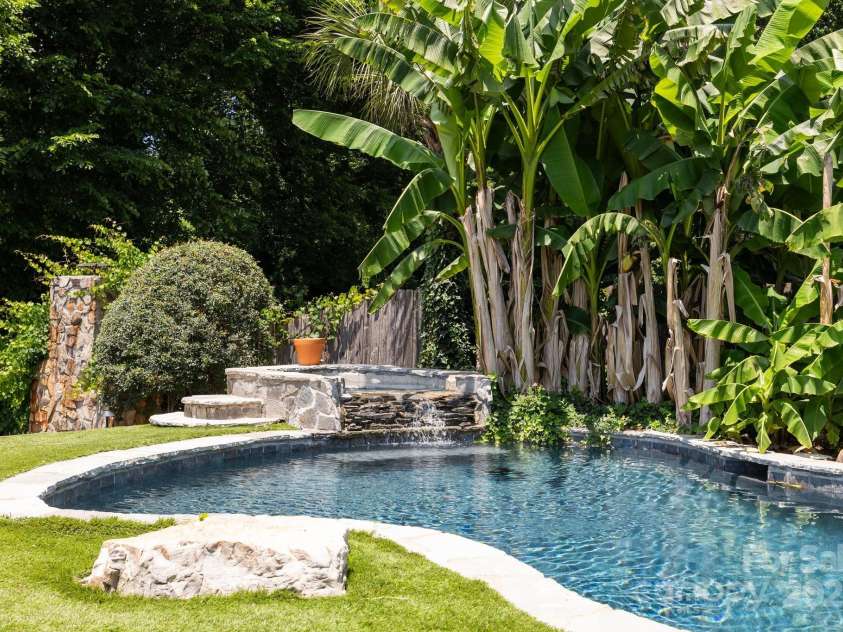 117 Central Avenue, Belmont, NC 28012.  MLS# CAR4270572, YatesRealty ID 20519. 