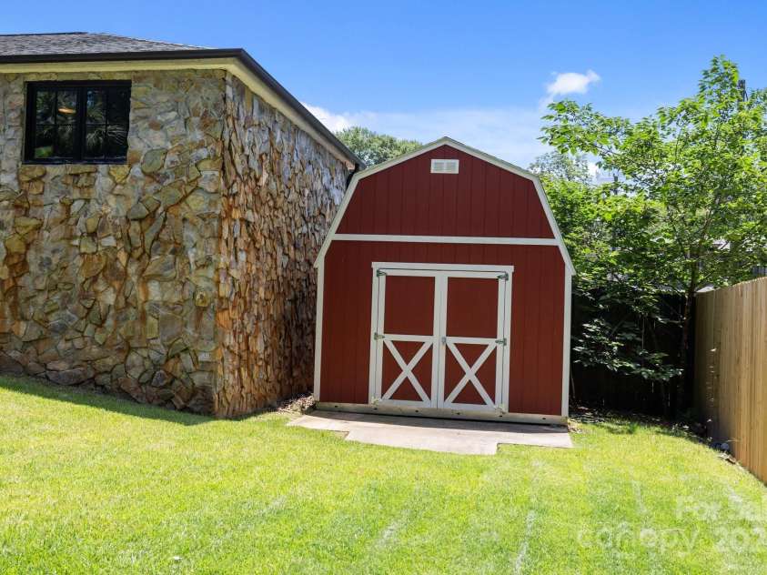 117 Central Avenue, Belmont, NC 28012.  MLS# CAR4270572, YatesRealty ID 20519. 