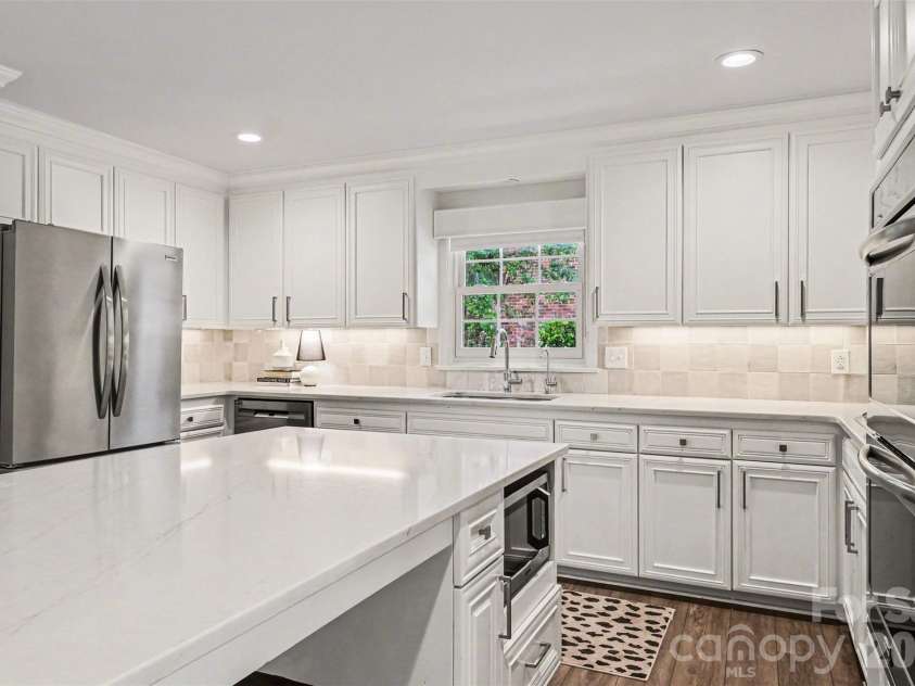 7010 Terrace Drive, Charlotte, NC 28211.  MLS# CAR4358839, YatesRealty ID 20519. 