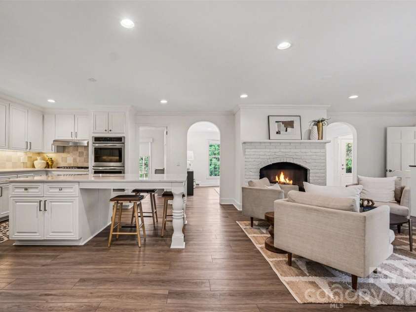 7010 Terrace Drive, Charlotte, NC 28211.  MLS# CAR4358839, YatesRealty ID 20519. 