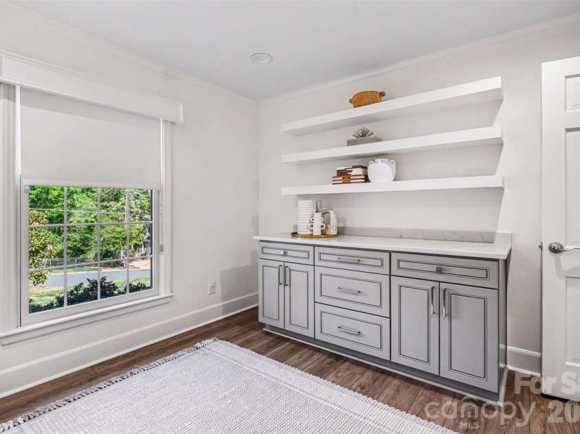 7010 Terrace Drive, Charlotte, NC 28211.  MLS# CAR4358839, YatesRealty ID 20519. Large walk in Pantry/Flex space