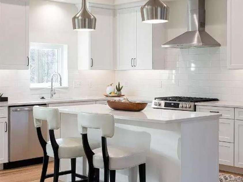 17 Macallan Lane, Asheville, NC 28805.  MLS# CAR4333991, YatesRealty ID 2052. 