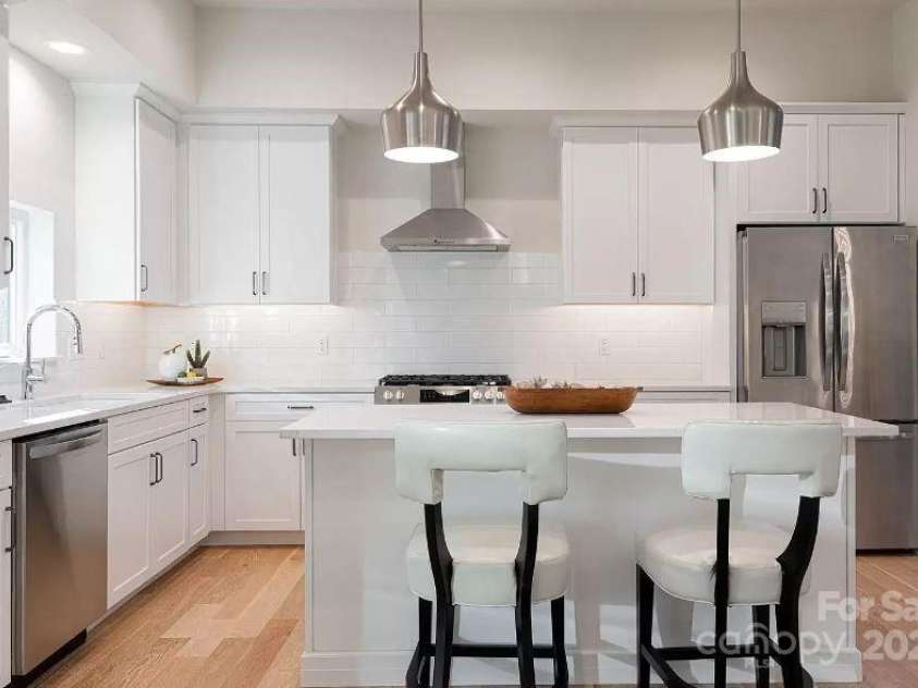 17 Macallan Lane, Asheville, NC 28805.  MLS# CAR4333991, YatesRealty ID 2052. 