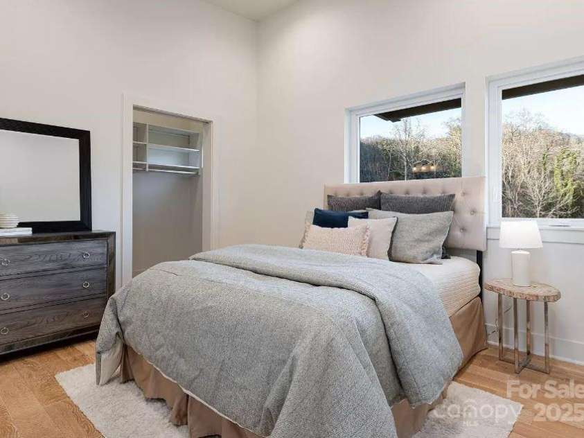 17 Macallan Lane, Asheville, NC 28805.  MLS# CAR4333991, YatesRealty ID 2052. 