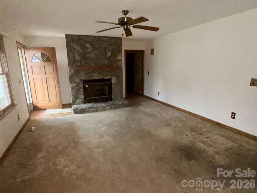 208 Hickory Hills Lane, Lexington, NC 27295.  MLS# CAR4347767, YatesRealty ID 2052. 
