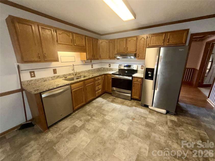 208 Hickory Hills Lane, Lexington, NC 27295.  MLS# CAR4347767, YatesRealty ID 2052. 