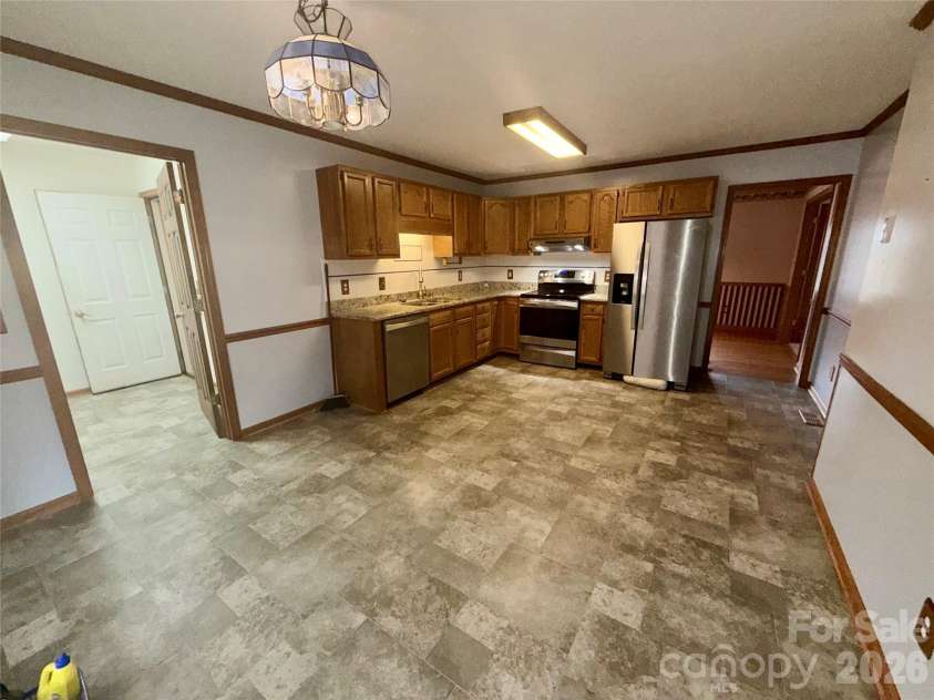 208 Hickory Hills Lane, Lexington, NC 27295.  MLS# CAR4347767, YatesRealty ID 2052. 