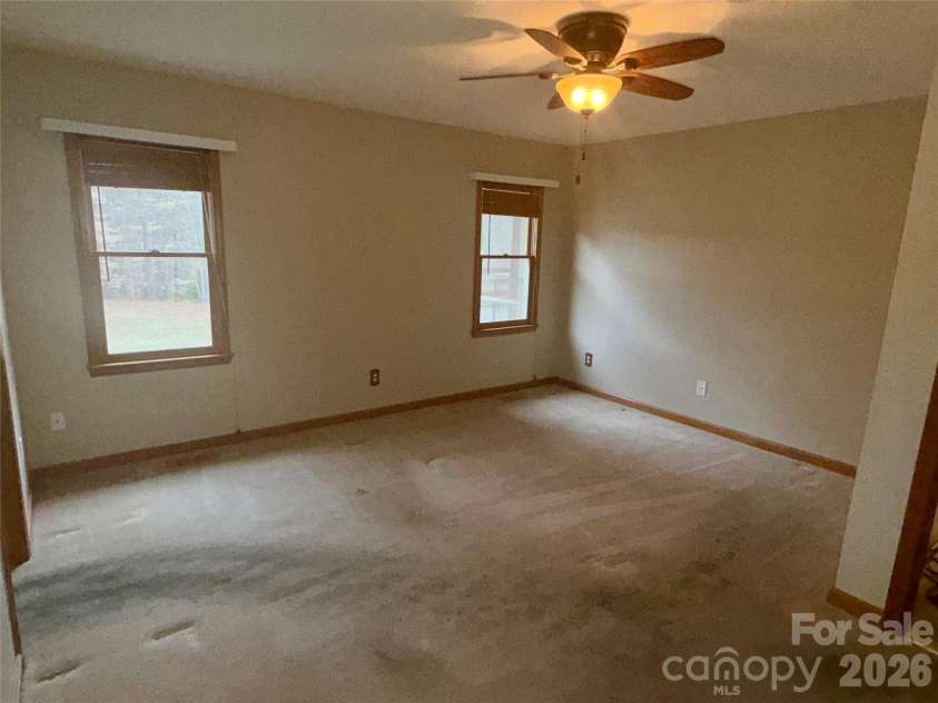 208 Hickory Hills Lane, Lexington, NC 27295.  MLS# CAR4347767, YatesRealty ID 2052. 