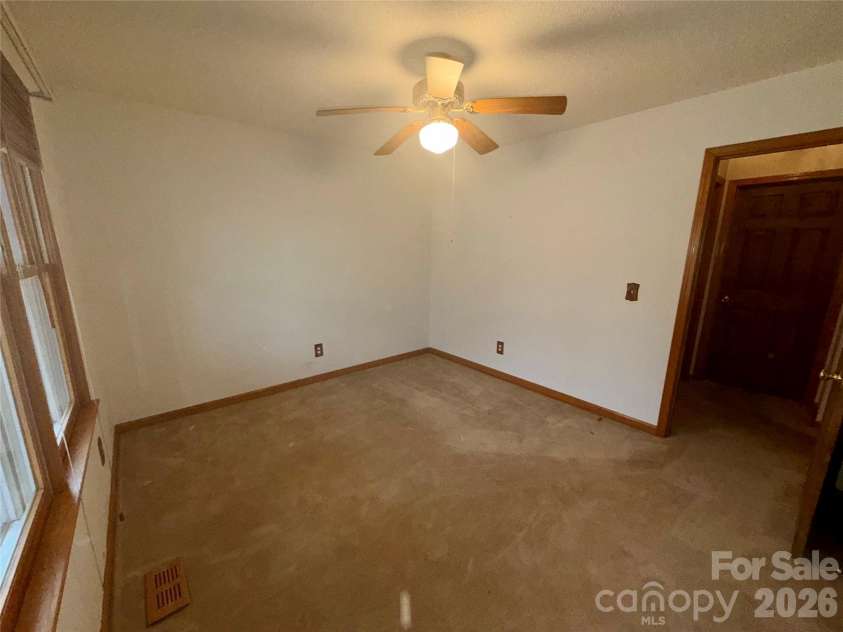 208 Hickory Hills Lane, Lexington, NC 27295.  MLS# CAR4347767, YatesRealty ID 2052. 