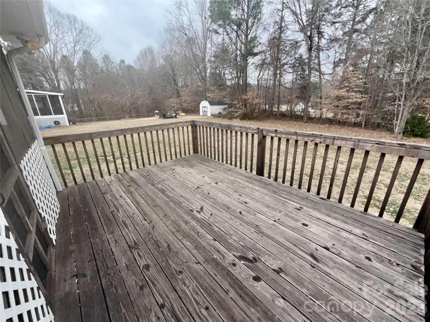 208 Hickory Hills Lane, Lexington, NC 27295.  MLS# CAR4347767, YatesRealty ID 2052. 