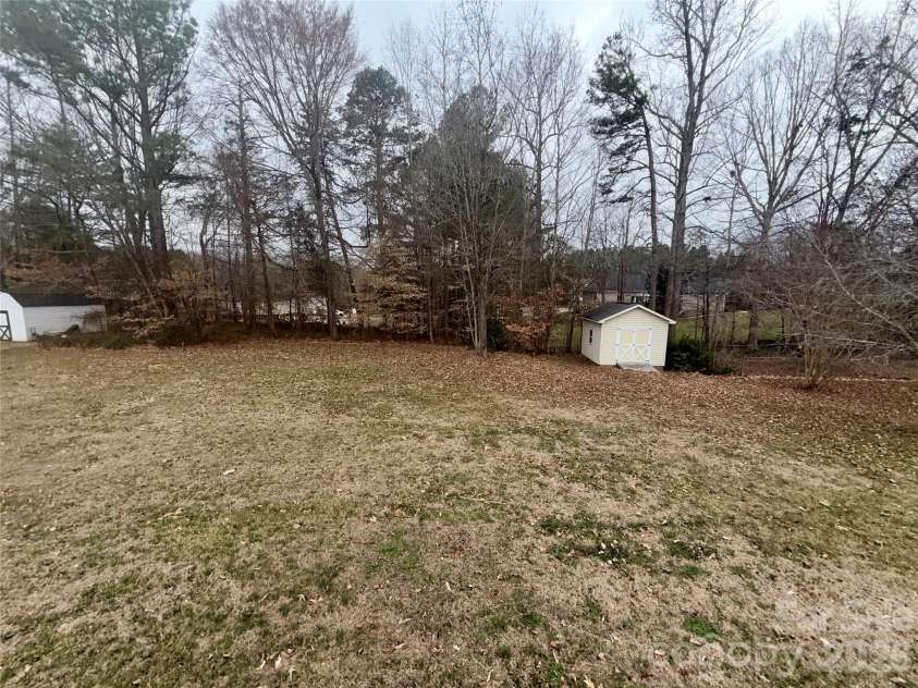 208 Hickory Hills Lane, Lexington, NC 27295.  MLS# CAR4347767, YatesRealty ID 2052. 