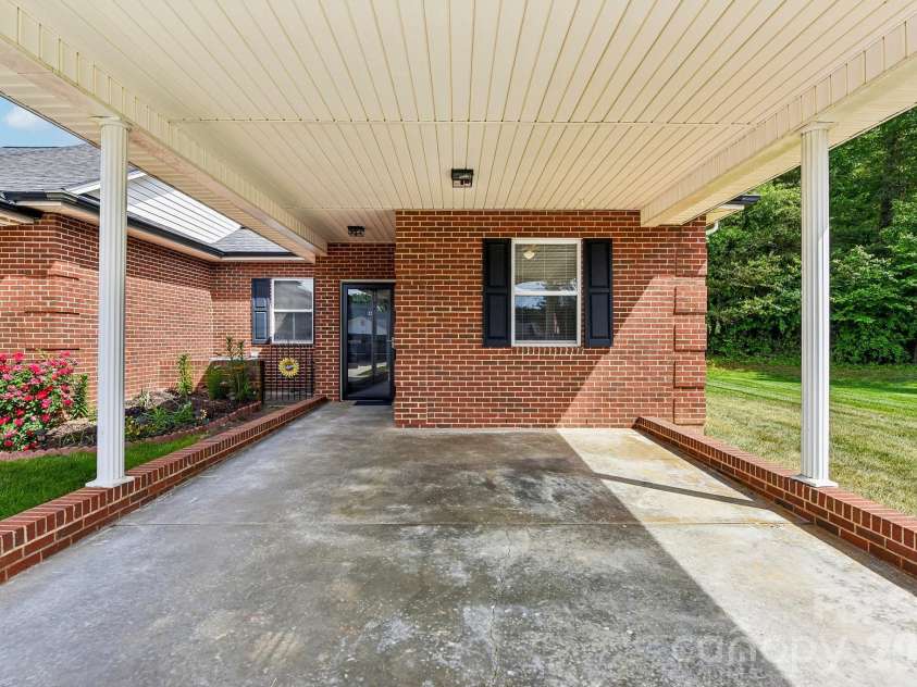 3854 Azalea Trail, Denver, NC 28037.  MLS# CAR4371499, YatesRealty ID 20521. 