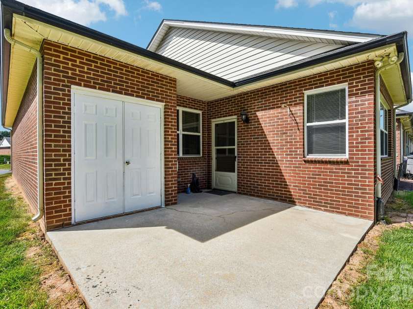 3854 Azalea Trail, Denver, NC 28037.  MLS# CAR4371499, YatesRealty ID 20521. 