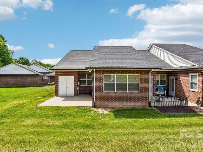 3854 Azalea Trail, Denver, NC 28037.  MLS# CAR4371499, YatesRealty ID 20521. 