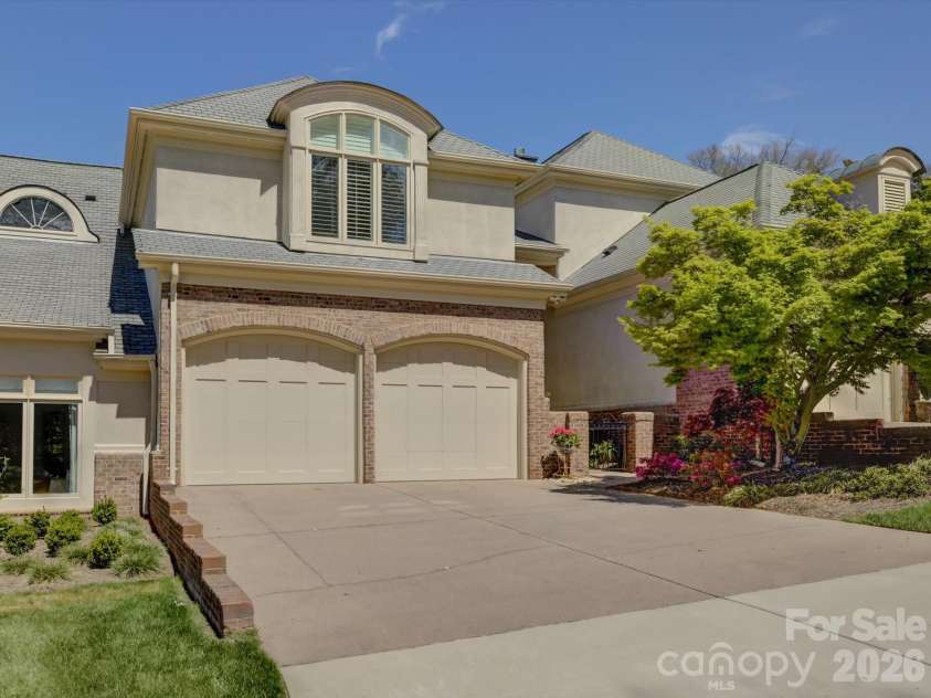 8905 Challis Hill Lane, Charlotte, NC 28226.  MLS# CAR4362815, YatesRealty ID 20522. 