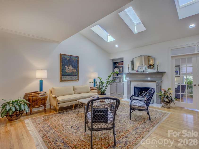 8905 Challis Hill Lane, Charlotte, NC 28226.  MLS# CAR4362815, YatesRealty ID 20522. 