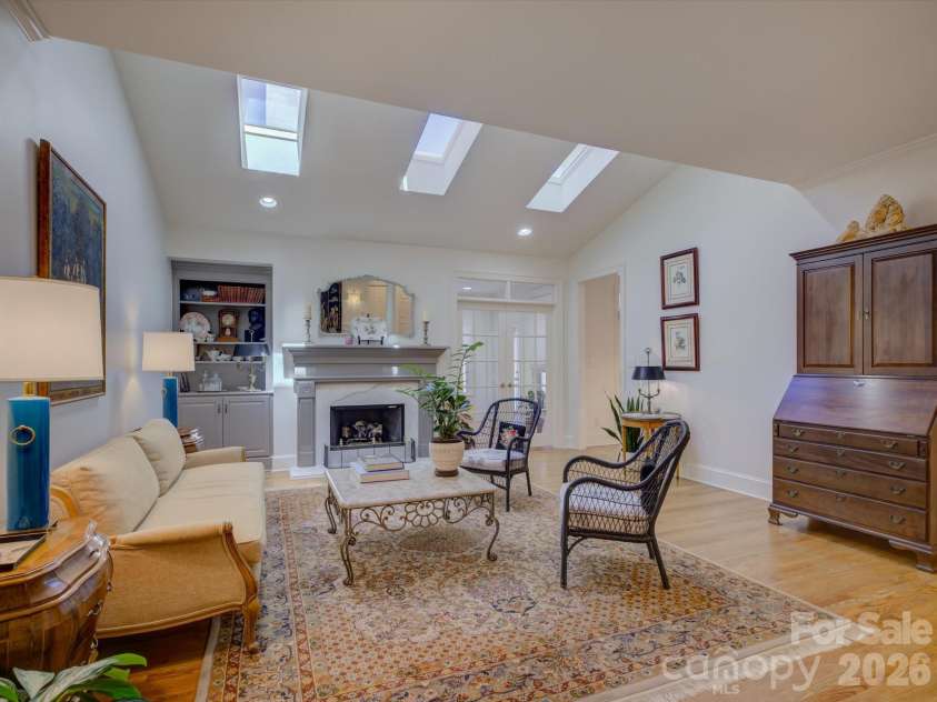 8905 Challis Hill Lane, Charlotte, NC 28226.  MLS# CAR4362815, YatesRealty ID 20522. 