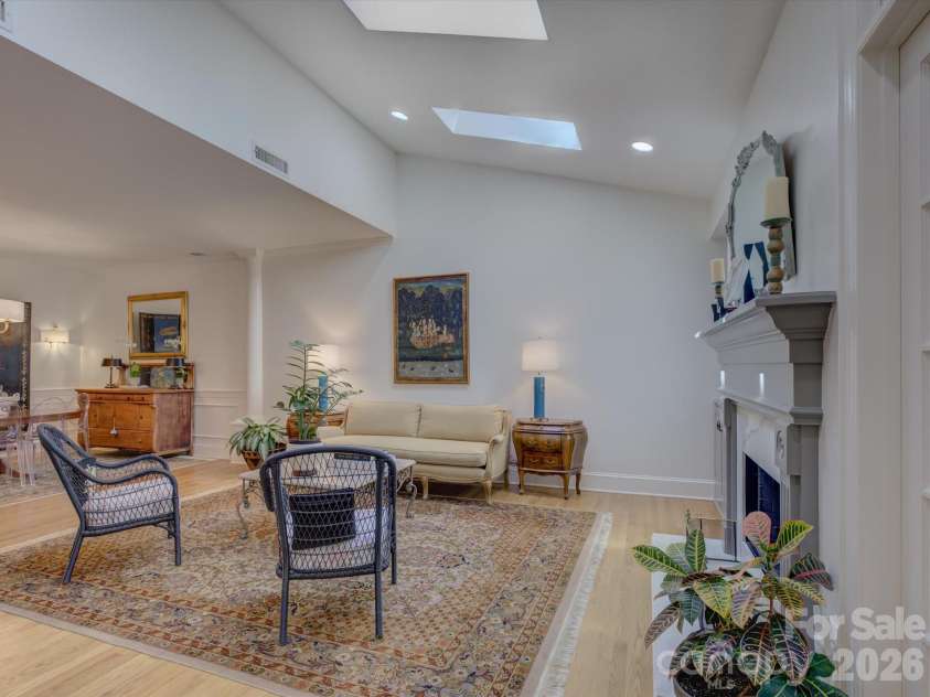 8905 Challis Hill Lane, Charlotte, NC 28226.  MLS# CAR4362815, YatesRealty ID 20522. 