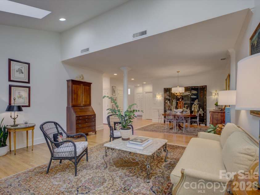 8905 Challis Hill Lane, Charlotte, NC 28226.  MLS# CAR4362815, YatesRealty ID 20522. 