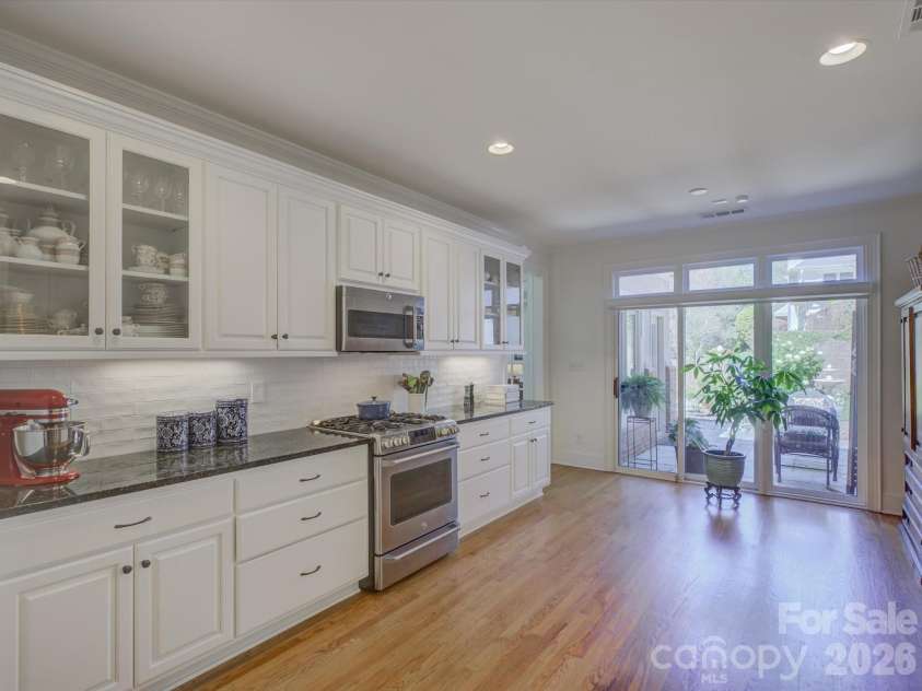 8905 Challis Hill Lane, Charlotte, NC 28226.  MLS# CAR4362815, YatesRealty ID 20522. 