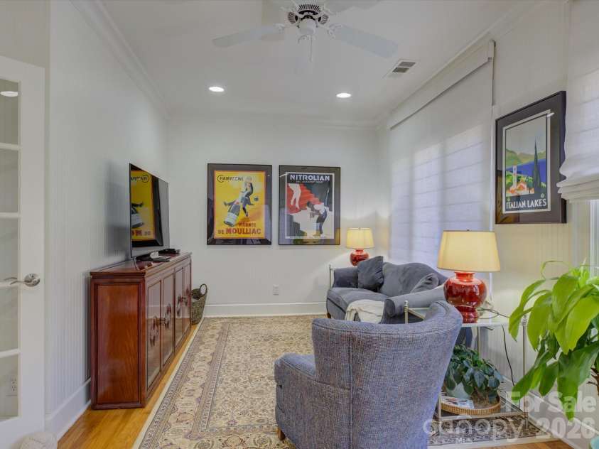 8905 Challis Hill Lane, Charlotte, NC 28226.  MLS# CAR4362815, YatesRealty ID 20522. 
