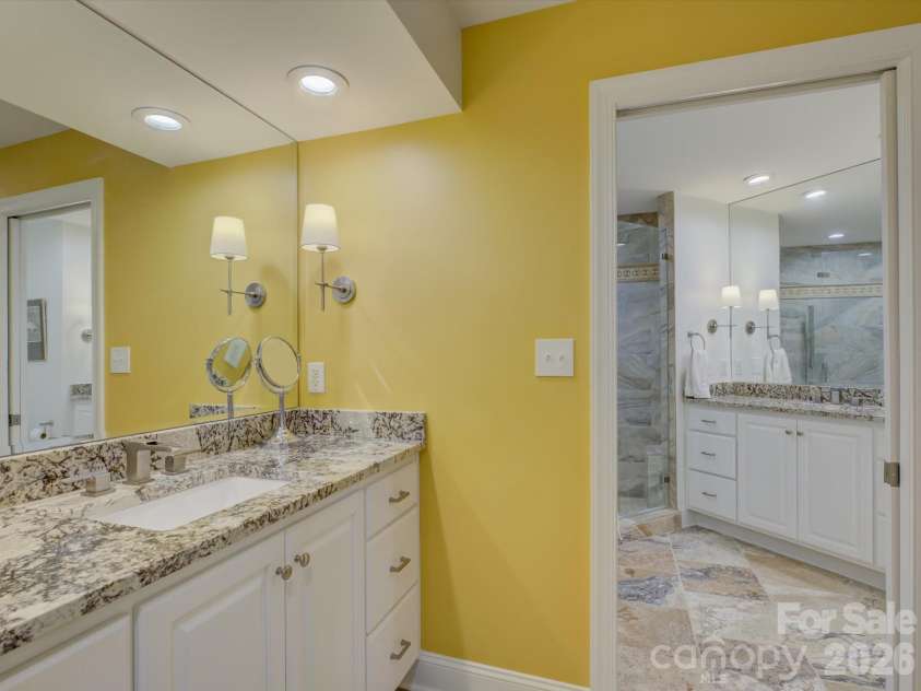 8905 Challis Hill Lane, Charlotte, NC 28226.  MLS# CAR4362815, YatesRealty ID 20522. 