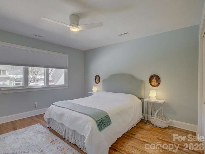 8905 Challis Hill Lane, Charlotte, NC 28226.  MLS# CAR4362815, YatesRealty ID 20522. 