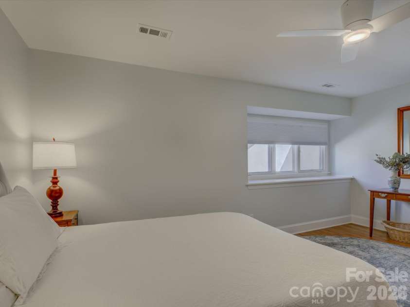 8905 Challis Hill Lane, Charlotte, NC 28226.  MLS# CAR4362815, YatesRealty ID 20522. 