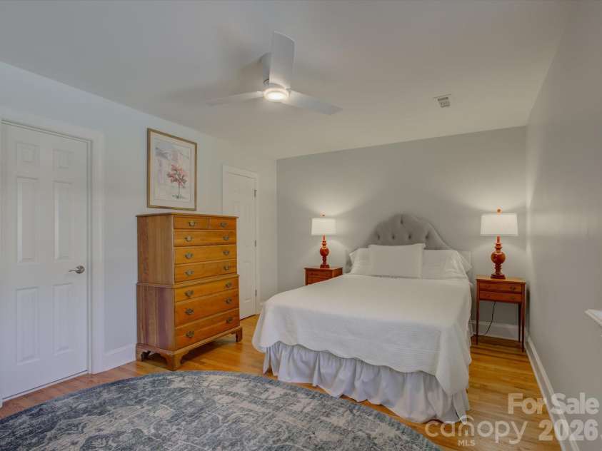 8905 Challis Hill Lane, Charlotte, NC 28226.  MLS# CAR4362815, YatesRealty ID 20522. 