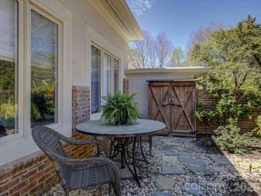 8905 Challis Hill Lane, Charlotte, NC 28226.  MLS# CAR4362815, YatesRealty ID 20522. 