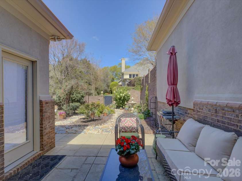 8905 Challis Hill Lane, Charlotte, NC 28226.  MLS# CAR4362815, YatesRealty ID 20522. 