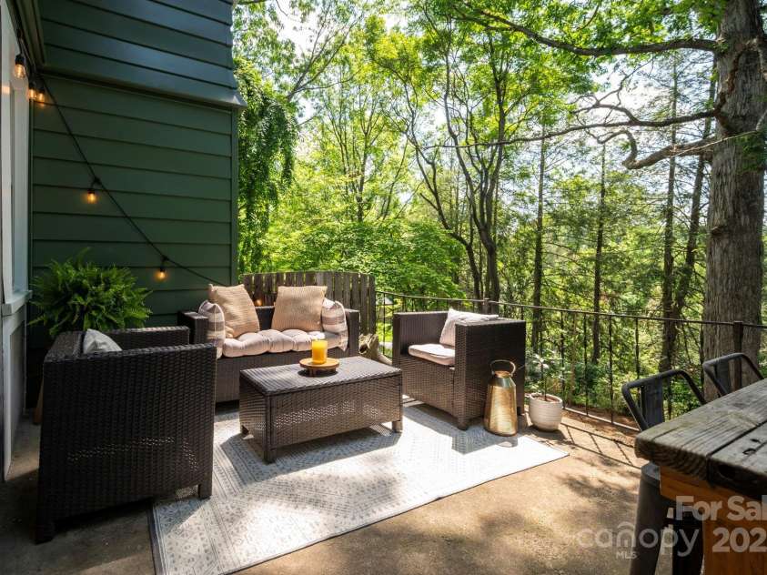 5 Chiles Avenue, Asheville, NC 28803.  MLS# CAR4219140, YatesRealty ID 20523. Fantastic Back Deck