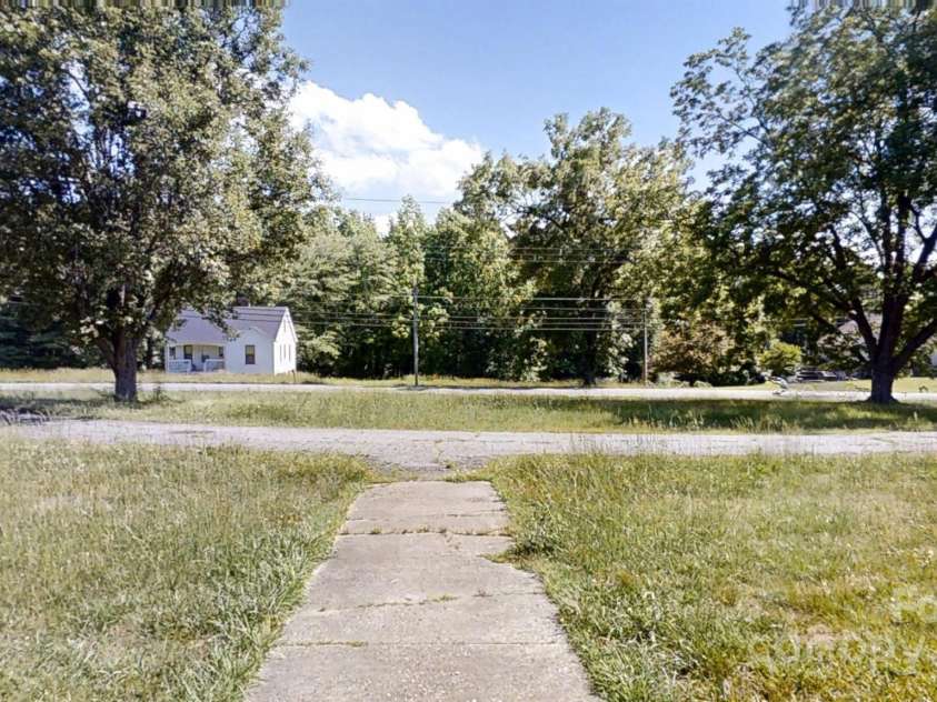 2645 Kool Park Road, Hickory, NC 28601.  MLS# CAR4257443, YatesRealty ID 20524. 