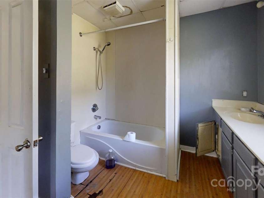 2645 Kool Park Road, Hickory, NC 28601.  MLS# CAR4257443, YatesRealty ID 20524. 