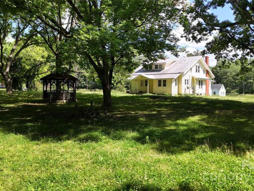 2645 Kool Park Road, Hickory, NC 28601.  MLS# CAR4257443, YatesRealty ID 20524. 