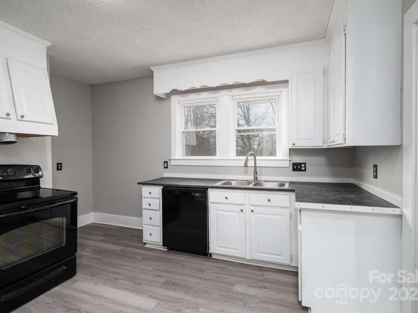 2645 Kool Park Road, Hickory, NC 28601.  MLS# CAR4326876, YatesRealty ID 20524. 